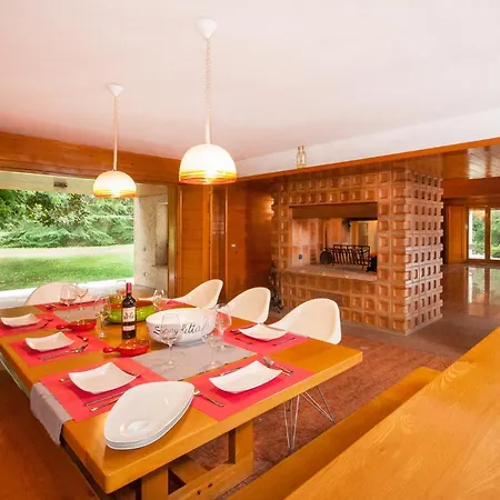 Villa Di Design Con Grande Parco