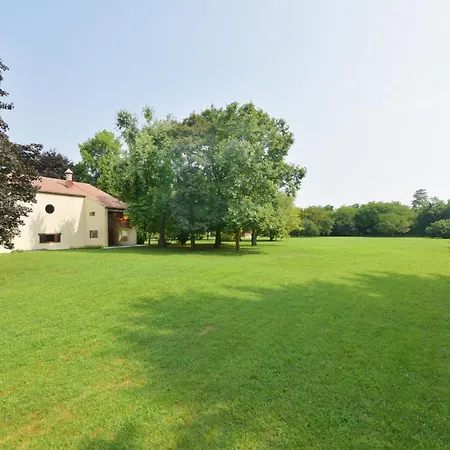 La Nel Parco Вилла